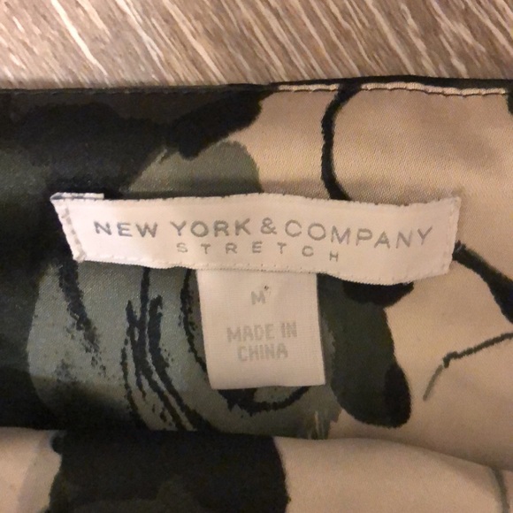 New York & Company Top - Picture 4 of 6